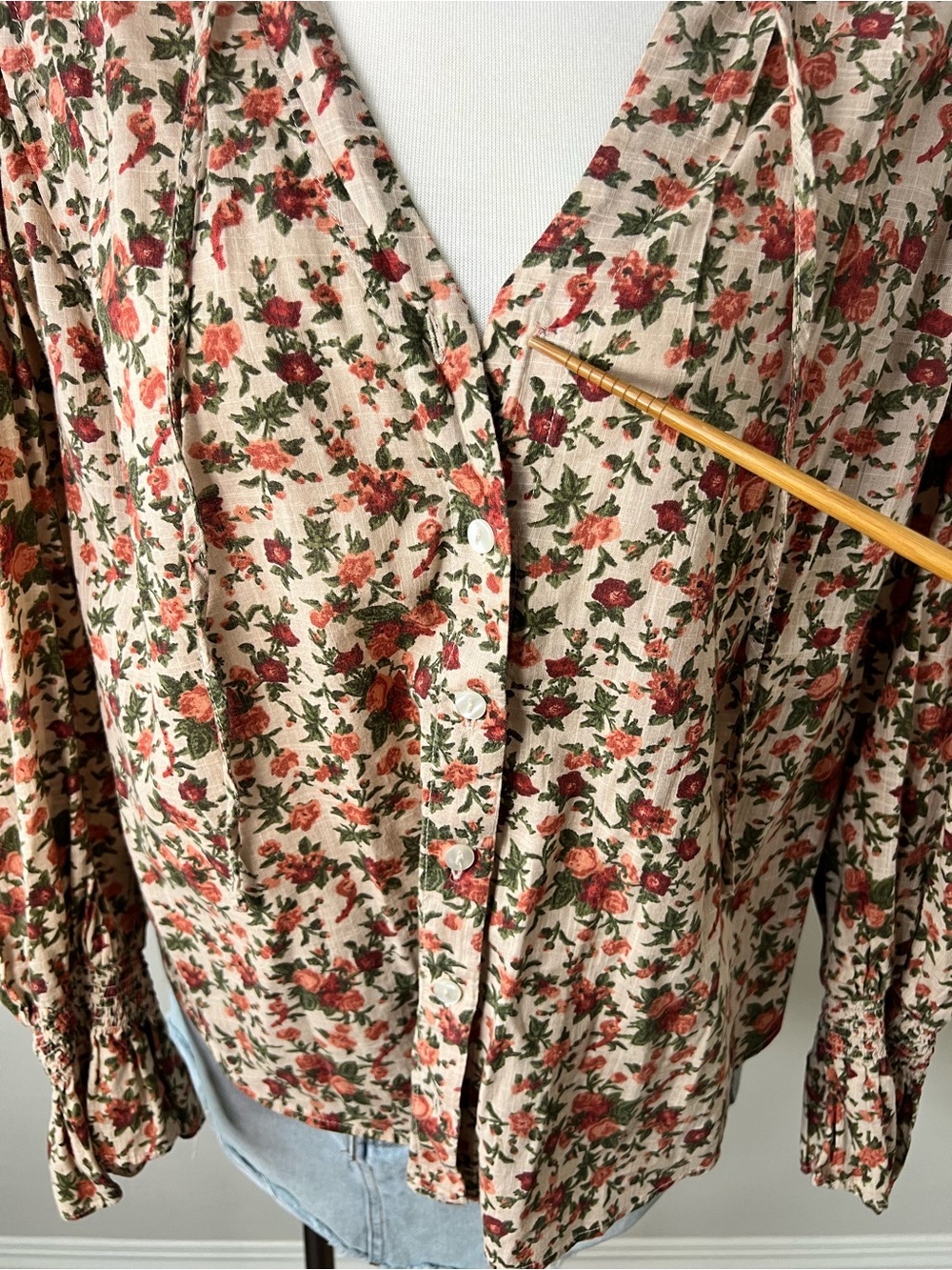 Free People Meant To Be Floral Boho Blouse Size S Ruffle Tie Neck Cotton - Picture 9 of 11
